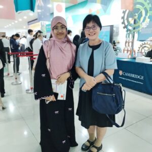 Ms Geong, Head of School for Pre U Studies, joins Sameera at the Awards Ceremony